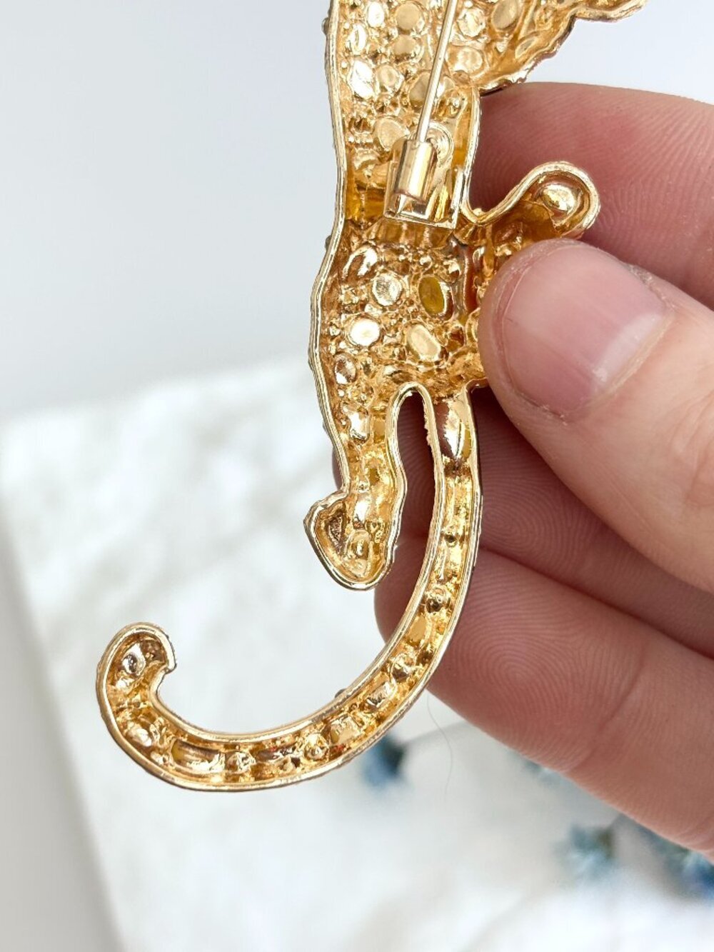 Climbling Leopard Figural Gold Toned Black Rhinestone Vintage Insp Brooch Pin - Picture 2 of 13